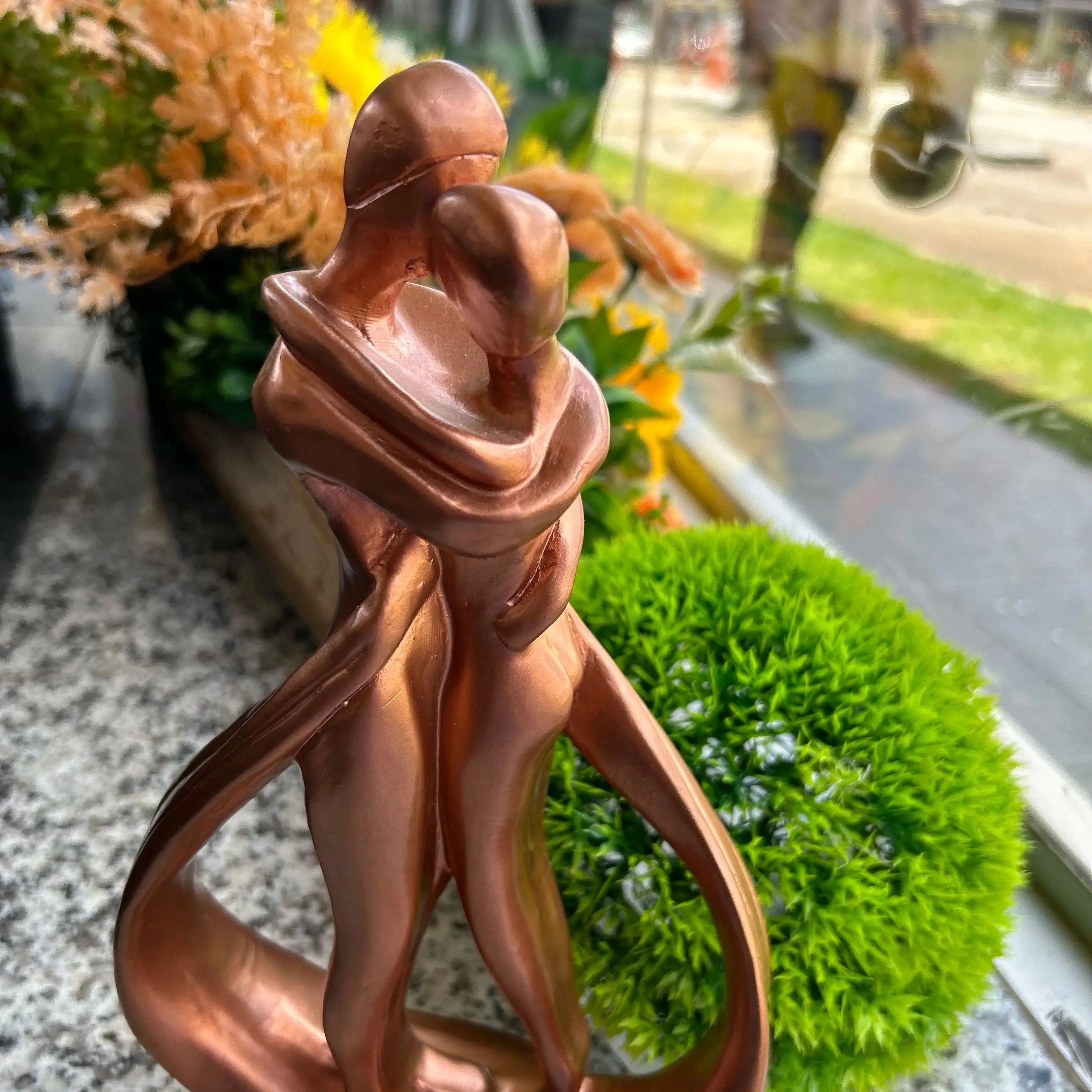 Casal Apaixonado-29 cm-Escultura Luxo (Fabricado no Brasil)